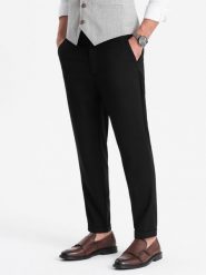 Męskie spodnie chino REGULAR FIT z gumką w pasie – czarne V4 OM-PACP-0157 - XL. Czarne spodnie materiałowe męskie Ombre Clothing, bez wzorów, z bawełny, casualowe. W wyprzedaży za 219.99 zł.