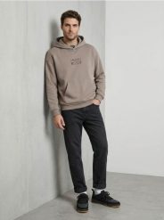 Bluza hoodie comfort z haftem - beżowy. Brązowe bluzy bez kaptura męskie Sinsay, l. Za 59.99 zł.