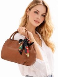 Florence Bags Skórzana torebka "Wesa" w kolorze jasnobrązowym - 33 x 20 x 16 cm rozmiar: onesize. Brązowe torebki klasyczne damskie Florence Bags, bez wzorów, z materiału, bez dodatków. Za 217.99 zł.