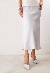 Srebrne Szpilki VICES z Ozdobnymi Paseczkami z Cyrkoniami w Eleganckim Stylu Jaenlith. Szare szpilki Renee, bez wzorów, z satyny, bez obcasa. Za 119.99 zł.