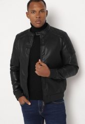 Czarna Ramoneska Kurtka w Stylu Motocyklowym ze Stójką Tinina. Czarne kurtki męskie Born2be, l, bez wzorów, z bawełny, klasyczne, bez kaptura. Za 139.99 zł.