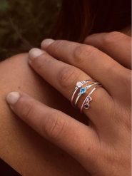 OR Carats Złoty pierścionek z diamentami i kamieniem szlachetnym rozmiar: 56. Żółte pierścionki damskie OR Carats, z diamentem, złote. Za 500.99 zł.