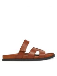Gino Rossi Klapki MOIRA-E2527666 Brązowy. Brązowe klapki damskie Gino Rossi, bez wzorów, ze skóry, bez obcasa. Za 249.99 zł.