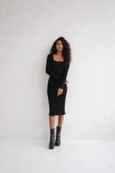 Dopasowana sukienka z długim rękawem w kolorze TOTALLY BLACK - PILAR-M/L. Czarne sukienki damskie Marsala, na co dzień, l, bez wzorów, z bawełny, bez kołnierzyka, bez ramiączek, maxi, dopasowane. W wyprzedaży za 74.98 zł.
