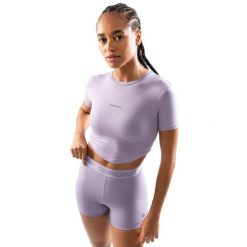 Damska koszulka treningowa crop top z krótkim rękawem Fitness Siroko Harmony. Fioletowe bluzki sportowe damskie SIROKO, m, bez wzorów, z tkaniny, bez ramiączek. Za 127.00 zł.