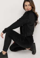 Czarny Welurowy Komplet Dresowy Bluza z Kapturem i Spodnie Petyra. Czarne bluzy z kapturem damskie Born2be, bez wzorów, z dresówki. Za 74.99 zł.