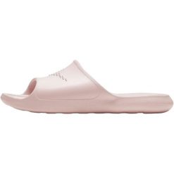 Klapki Nike Victori One, Kobiety. Czerwone klapki damskie Nike, bez wzorów, z gumy, bez obcasa. Za 290.00 zł.