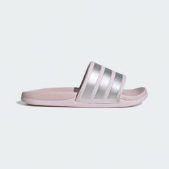 Klapki Adilette Comfort 2.0. Czerwone klapki damskie Adidas, bez wzorów, bez obcasa. Za 199.00 zł.