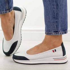 Białe wt/nv skórzane półbuty damskie Filippo Dp6134/26. Białe półbuty damskie Filippo, bez wzorów, ze skóry, klasyczne, z okrągłym noskiem, bez obcasa. Za 209.00 zł.