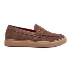 Zamszowe Męskie Półbuty Loafersy Zazoo 1574 Ciemnobeżowe beżowy. Brązowe półbuty męskie ze skóry, bez zapięcia. Za 476.28 zł.