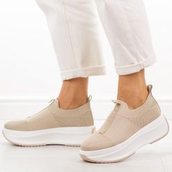 Beżowe sportowe buty damskie Filippo Dp7552/26. Brązowe buty sportowe na co dzień damskie Filippo, bez wzorów, z dresówki, trekkingowe. Za 199.00 zł.