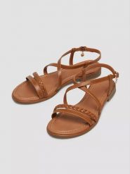 S.Oliver Sandały w kolorze jasnobrązowym rozmiar: 36. Brązowe sandały damskie S.Oliver, bez wzorów, bez obcasa. Za 127.05 zł.