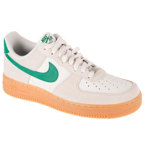 Buty sportowe Sneakersy męskie, Air Force 1 07 LV8. Białe buty sportowe na co dzień męskie Nike, bez zapięcia, trekkingowe, nike air force. Za 549.99 zł.