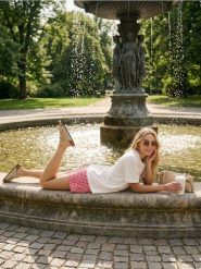 Szorty w kratkę z elastyczną talią - wielobarwny. Szorty damskie Sinsay, bez wzorów. Za 29.99 zł.