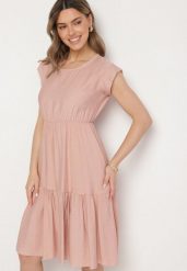 Ciemnoróżowa Wiskozowa Sukienka o Rozkloszowanym Kroju Lizena. Czerwone sukienki damskie Born2be, na co dzień, bez wzorów, z wiskozy, eleganckie, bez kołnierzyka, bez ramiączek, midi, rozkloszowane. W wyprzedaży za 67.99 zł.