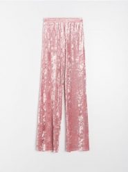 Spodnie wide leg z gniecionego weluru - różowy. Czerwone spodnie materiałowe damskie Sinsay, bez wzorów, z weluru. Za 39.99 zł.