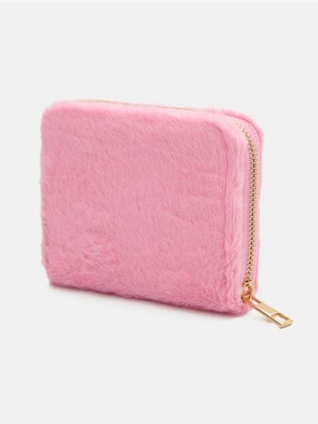 Portfel ze sztucznym futerkiem - różowy. Czerwone portfele damskie Sinsay, bez wzorów. Za 19.99 zł.