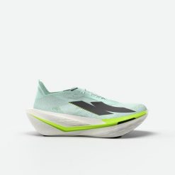 Buty do biegania męskie Kiprun Kipstorm Elite. Zielone obuwie do biegania damskie KIPRUN. Za 899.99 zł.