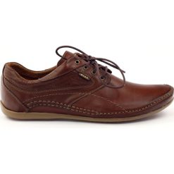 Brązowe Riko buty męskie półbuty casual 844. Brązowe buty sportowe na co dzień męskie Riko, ze skóry, bez zapięcia. W wyprzedaży za 209.00 zł.