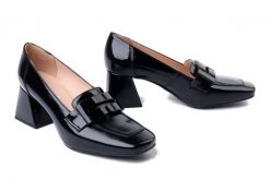 BIOECO BY ARKA 1009 1974+1974 czarny, czółenka damskie. Czarne czółenka damskie Bioeco by Arka, bez wzorów, ze skóry, bez obcasa, na obcasie. Za 356.92 zł.