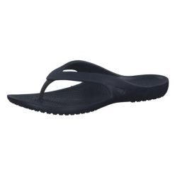 Japonki damskie Crocs Kadee II Flip. Niebieskie klapki damskie Crocs, bez wzorów, z materiału, bez obcasa. Za 148.00 zł.