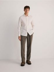 Koszula regular z bawełny egipskiej - złamana biel. Koszule męskie Reserved, l, bez wzorów, z bawełny, bez kołnierzyka, bez ramiączek. Za 139.99 zł.