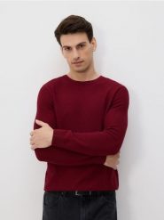 Strukturalny sweter z bawełny - bordowy. Czerwone swetry męskie Reserved, l, bez wzorów, z bawełny, bez kołnierzyka. Za 99.99 zł.