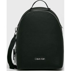 Calvin Klein Jeans - Plecak. Czerwone plecaki damskie Calvin Klein Jeans, bez wzorów, z jeansu. W wyprzedaży za 539.90 zł.