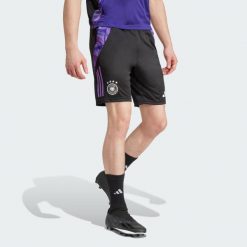 Szorty Germany Tiro 24 Competition Training. Czarne szorty męskie Adidas, z materiału, bez kołnierzyka. W wyprzedaży za 169.50 zł.