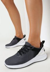 Czarne Buty Sportowe na Płaskiej Podeszwie z Perforacją Felicijana. Czarne buty sportowe na co dzień damskie Born2be, bez wzorów. Za 39.99 zł.