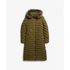 Długa kurtka z kapturem z sztucznego futra dla kobiet Superdry Fuji. Zielone kurtki damskie Superdry., na zimę, bez wzorów, z puchu, z kapturem. Za 716.65 zł.