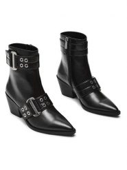 Steve Madden Botki "Splurge" w kolorze czarnym rozmiar: 36. Czarne botki damskie Steve Madden, bez obcasa, bez zapięcia. Za 276.80 zł.