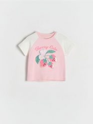 Bawełniany t-shirt z aplikacją - pastelowy róż. Czerwone koszulki dziewczęce Reserved, m, z aplikacjami, z bawełny, bez ramiączek. W wyprzedaży za 17.99 zł.