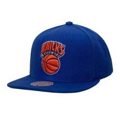 Czapka z daszkiem męska do koszykówki Mitchell & Ness NBA New York Knicks. Niebieskie czapki męskie Mitchell & Ness, bez wzorów, sportowe. Za 149.00 zł.