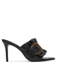 Versace Jeans Couture Klapki 78VA3S70 Czarny. Czarne klapki damskie Versace Jeans Couture, bez wzorów, z jeansu, bez obcasa. Za 659.99 zł.