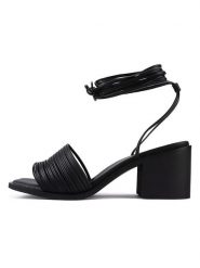 Loft37 Skórzane sandały w kolorze czarnym rozmiar: 37. Czarne sandały damskie loft37, bez wzorów, bez obcasa, na koturnie. Za 304.99 zł.