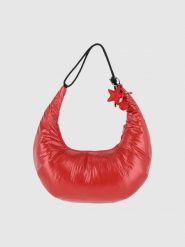 4F Torba hobo na ramię - czerwona Uniwersalny. Czerwone torebki klasyczne damskie 4f, bez wzorów, z syntetyku, bez dodatków. W wyprzedaży za 79.99 zł.