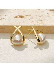 Atelier MIU Pozłacane kolczyki-wkrętki z perłami rozmiar: onesize. Białe kolczyki damskie atelier MIU, z perłą, pozłacane. Za 34.99 zł.