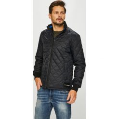 Calvin Klein Jeans - Kurtka. Czarne kurtki męskie Calvin Klein Jeans, l, bez wzorów, z elastanu, bez kaptura. W wyprzedaży za 429.90 zł.