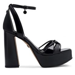 Sandały Nine West. Czarne sandały damskie Nine West, bez wzorów, bez obcasa, na słupku. Za 124.99 zł.
