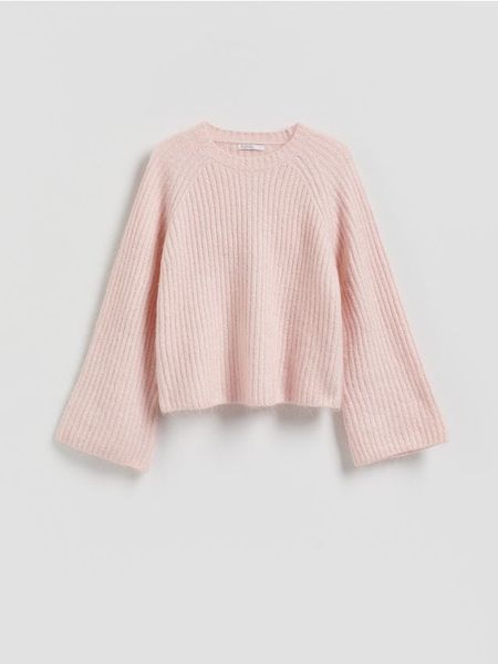 Sweter z wełną i moherem - pastelowy róż. Czerwone swetry klasyczne damskie Reserved, l, z dzianiny, bez kołnierzyka. Za 259.99 zł.