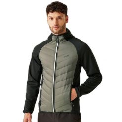 Hybrydowa kurtka z kapturem Regatta Andreson VIII. Czarne kurtki męskie Regatta, m, bez wzorów, z kapturem, narciarskie. Za 227.50 zł.