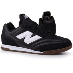 Buty męskie sportowe New Balance URC42LB. Białe buty sportowe na co dzień męskie New Balance, bez zapięcia. W wyprzedaży za 339.00 zł.