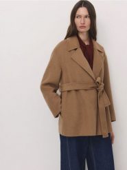 Wiązany płaszcz z wełną - kremowy. Białe płaszcze damskie Reserved, l, bez wzorów, z tkaniny. W wyprzedaży za 299.99 zł.