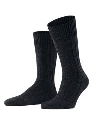 ESPRIT Skarpety "Hygge" w kolorze czarnym rozmiar: 43-46. Czarne skarpetki męskie Esprit, bez wzorów, ze splotem. Za 36.45 zł.