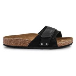 Klapki Birkenstock Oita 1024200 czarne. Czarne klapki damskie bez wzorów, z gumy, bez obcasa. Za 692.72 zł.