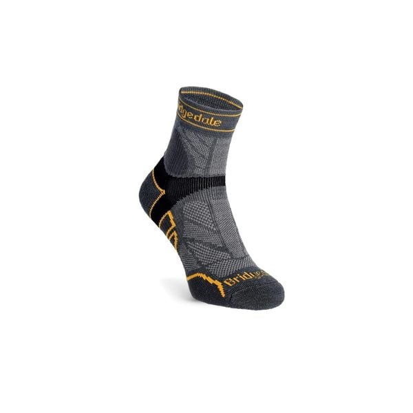 Skarpety do biegania męskie Bridgedale Lt T2 Merino Sport 3/4 Crew. Szare skarpetki męskie Bridgedale, bez wzorów, z elastanu. Za 74.99 zł.