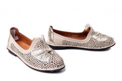 COMFORTABEL 830047-08 beige, półbuty damskie. Brązowe półbuty damskie Comfortabel, w ażurowe wzory, ze skóry, bez obcasa. Za 229.42 zł.
