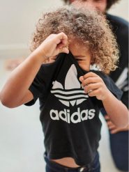 Adidas T-Shirt Trefoil DV2829 Czarny Regular Fit. Czarne koszulki dziewczęce Adidas, m, bez wzorów, z bawełny, bez ramiączek. Za 89.99 zł.