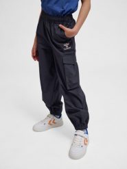 Dziewczęce spodnie cargo Hummel Maria. Niebieskie spodnie materiałowe damskie HUMMEL, bez wzorów, z bawełny, eleganckie, z standardowym stanem, moda ciążowa. Za 164.00 zł.